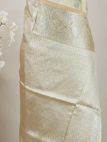 Venkatagiri Silk Woven in the heart of Andhra Pradesh, this Venkatagiri handloom saree is a symbol of regal elegance and heritage. Known for its soft texture and intricate craftsmanship, it drapes gracefully for weddings, pujas, and festive moments. Each thread carries tradition, making it a cherished piece of South Indian artistry. Lightweight yet luxurious — a true sree in every sense. Brindavanasaranga - Venkatagiri Pure Silk Saree - Manoranjitham Weaves - Handloom Store