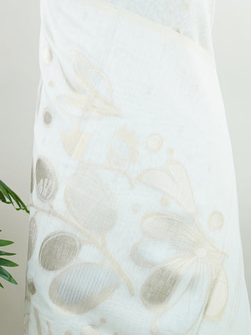 Cotton This Linen Cotton saree in cream glows softly with golden floral zari weaves.br
Borderless and fluid, it brings a refined simplicity to festive dressing.br
Woven in Varanasi, the fine zari adds just the right touch of shimmer.br
A graceful blend of comfort, elegance, and tradition.br
#LinenCottonSaree #ZariWeaves #BorderlessBeauty #VaranasiHandloom #ManoranjithamSarees Bhavani - Cream Handloom Cotton Saree - Manoranjitham Weaves - Handloom Store