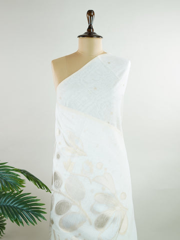 Cotton This Linen Cotton saree in cream glows softly with golden floral zari weaves.br
Borderless and fluid, it brings a refined simplicity to festive dressing.br
Woven in Varanasi, the fine zari adds just the right touch of shimmer.br
A graceful blend of comfort, elegance, and tradition.br
#LinenCottonSaree #ZariWeaves #BorderlessBeauty #VaranasiHandloom #ManoranjithamSarees Bhavani - Cream Handloom Cotton Saree - Manoranjitham Weaves - Handloom Store