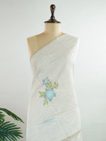 Cotton In soothing grey, this 100% Pure Cotton saree brings quiet beauty to everyday wear.br
Floral motifs bloom gently across the body, adding a soft, natural charm.br
Woven in Varanasi, it offers breathability and comfort all day long.br
A timeless choice for effortless grace.br
#PureCottonSaree #GreyElegance #FloralMotifs #VaranasiWeaves #ManoranjithamSarees Padmapriya - Handloom Cotton Saree | Zari Border | Traditional - Manoranjitham Weaves - Handloom Store