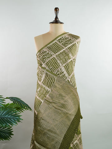Cotton Soothing green cotton, touched with delicate gold block prints from Varanasi.br
Soft, airy, and steeped in tradition — perfect for everyday elegance.br
A versatile drape that pairs heritage craft with modern simplicity.br
#VaranasiCotton #BlockPrintSaree #HandloomHeritage Saraswathi - Green Handloom Cotton Saree | Zari Border | Traditional - Manoranjitham Weaves - Handloom Store