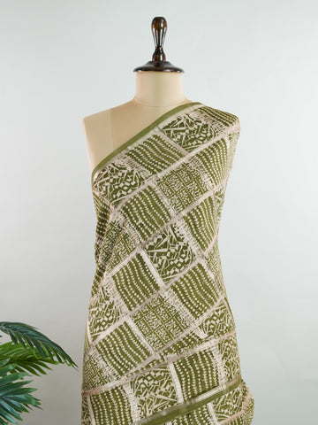 Cotton Soothing green cotton, touched with delicate gold block prints from Varanasi.br
Soft, airy, and steeped in tradition — perfect for everyday elegance.br
A versatile drape that pairs heritage craft with modern simplicity.br
#VaranasiCotton #BlockPrintSaree #HandloomHeritage Saraswathi - Green Handloom Cotton Saree | Zari Border | Traditional - Manoranjitham Weaves - Handloom Store