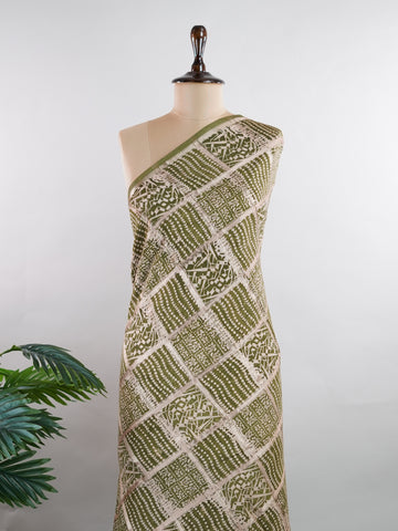 Cotton Soothing green cotton, touched with delicate gold block prints from Varanasi.br
Soft, airy, and steeped in tradition — perfect for everyday elegance.br
A versatile drape that pairs heritage craft with modern simplicity.br
#VaranasiCotton #BlockPrintSaree #HandloomHeritage Janaki - Green Handloom Cotton Saree | Zari Border | Traditional - Manoranjitham Weaves - Handloom Store