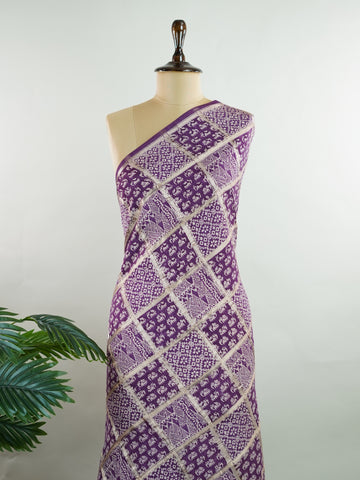 Cotton A deep purple canvas brought to life with traditional gold block prints.br
Lightweight cotton from Varanasi, perfect for all-day grace and comfort.br
A blend of heritage design and subtle radiance for festive or casual charm.br
Handloom beauty in every thread. #CottonElegance #HandloomVaranasi #BlockPrintLove Lalitha - Purple Handloom Cotton Saree | Zari Border | Traditional - Manoranjitham Weaves - Handloom Store