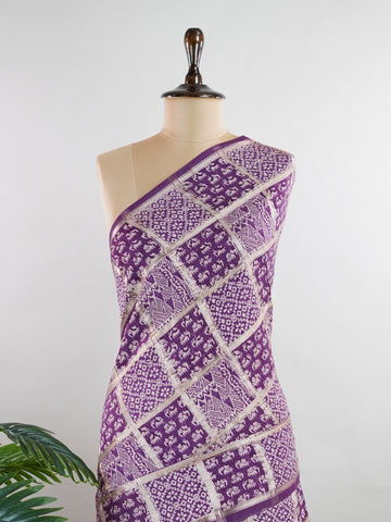 Cotton A deep purple canvas brought to life with traditional gold block prints.
Lightweight cotton from Varanasi, perfect for all-day grace and comfort.
A blend of heritage design and subtle radiance for festive or casual charm.
Handloom beauty in every thread. #CottonElegance #HandloomVaranasi #BlockPrintLove Vasundhara - Manoranjitham Weaves - Handloom Store