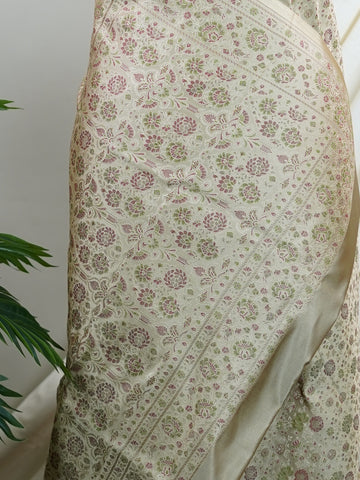 Katan Woven in Varanasi, this semi Mushru saree features the distinctive texture of iktara weave, blending subtle sheen with artisanal charm. Lightweight yet rich in detail, it offers effortless elegance for both traditional events and contemporary celebrations.
#SemiMushru #IktaraWeave #VaranasiSaree #TexturedElegance #HandloomTradition #Manoranjitham #ManoranjithamStyle







 Damayanti - Manoranjitham Weaves - Handloom Store