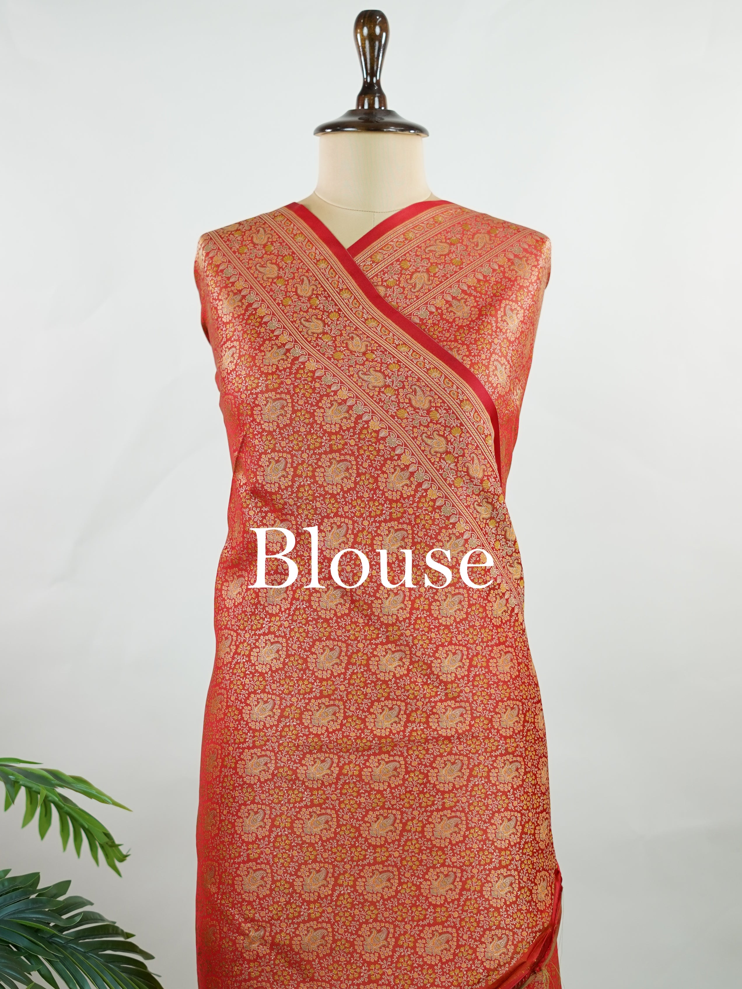 Katan Woven in Varanasi, this semi Mushru saree features the distinctive texture of iktara weave, blending subtle sheen with artisanal charm. Lightweight yet rich in detail, it offers effortless elegance for both traditional events and contemporary celebrations.
#SemiMushru #IktaraWeave #VaranasiSaree #TexturedElegance #HandloomTradition #Manoranjitham #ManoranjithamStyle







 Sumana - Manoranjitham Weaves - Handloom Store