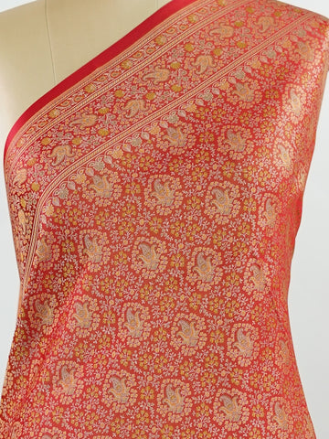 Katan Woven in Varanasi, this semi Mushru saree features the distinctive texture of iktara weave, blending subtle sheen with artisanal charm. Lightweight yet rich in detail, it offers effortless elegance for both traditional events and contemporary celebrations.
#SemiMushru #IktaraWeave #VaranasiSaree #TexturedElegance #HandloomTradition #Manoranjitham #ManoranjithamStyle







 Sumana - Manoranjitham Weaves - Handloom Store