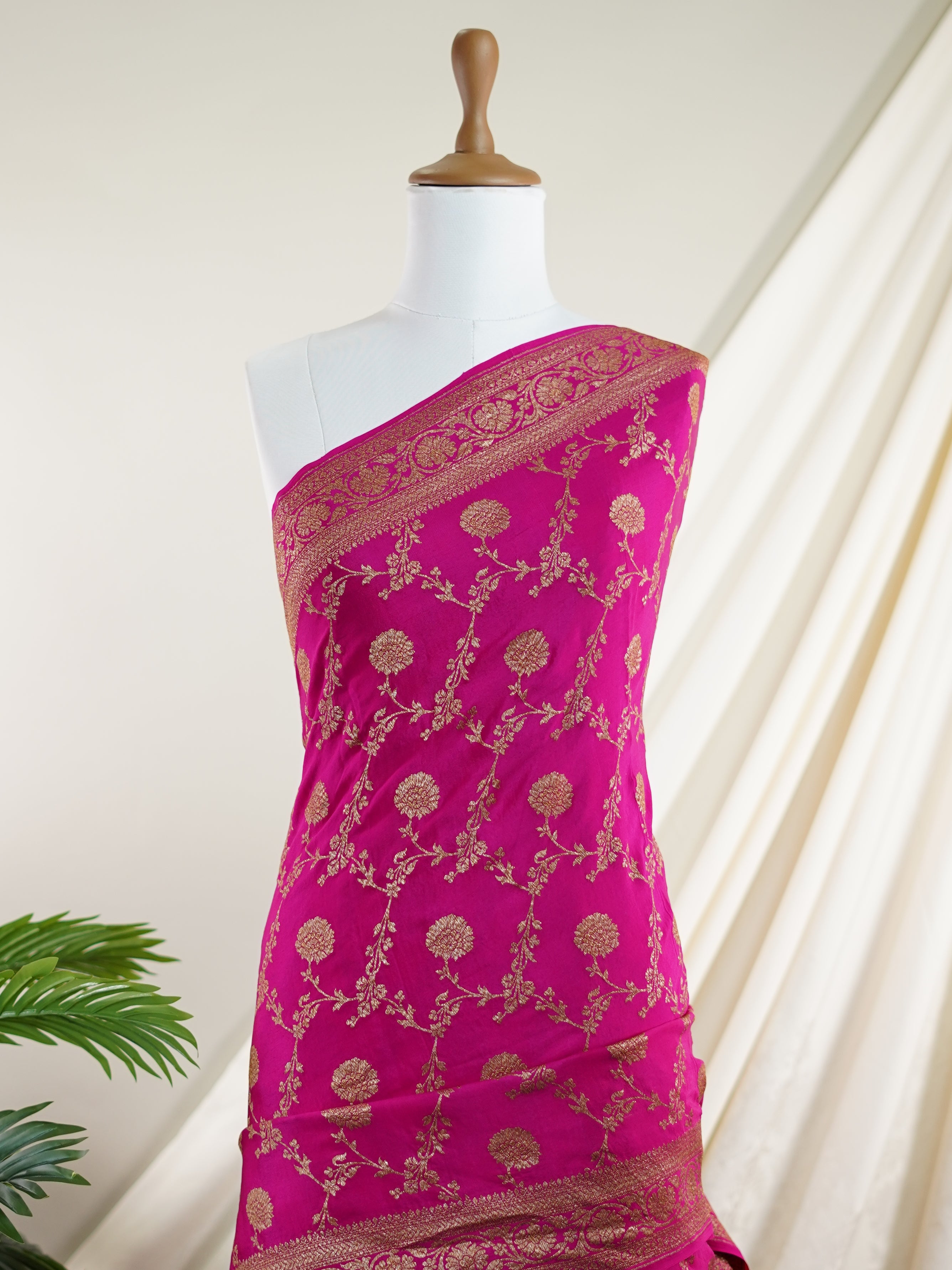 Crepe Pink 100% Pure Crepe - Manoranjitham Weaves - Handloom Store