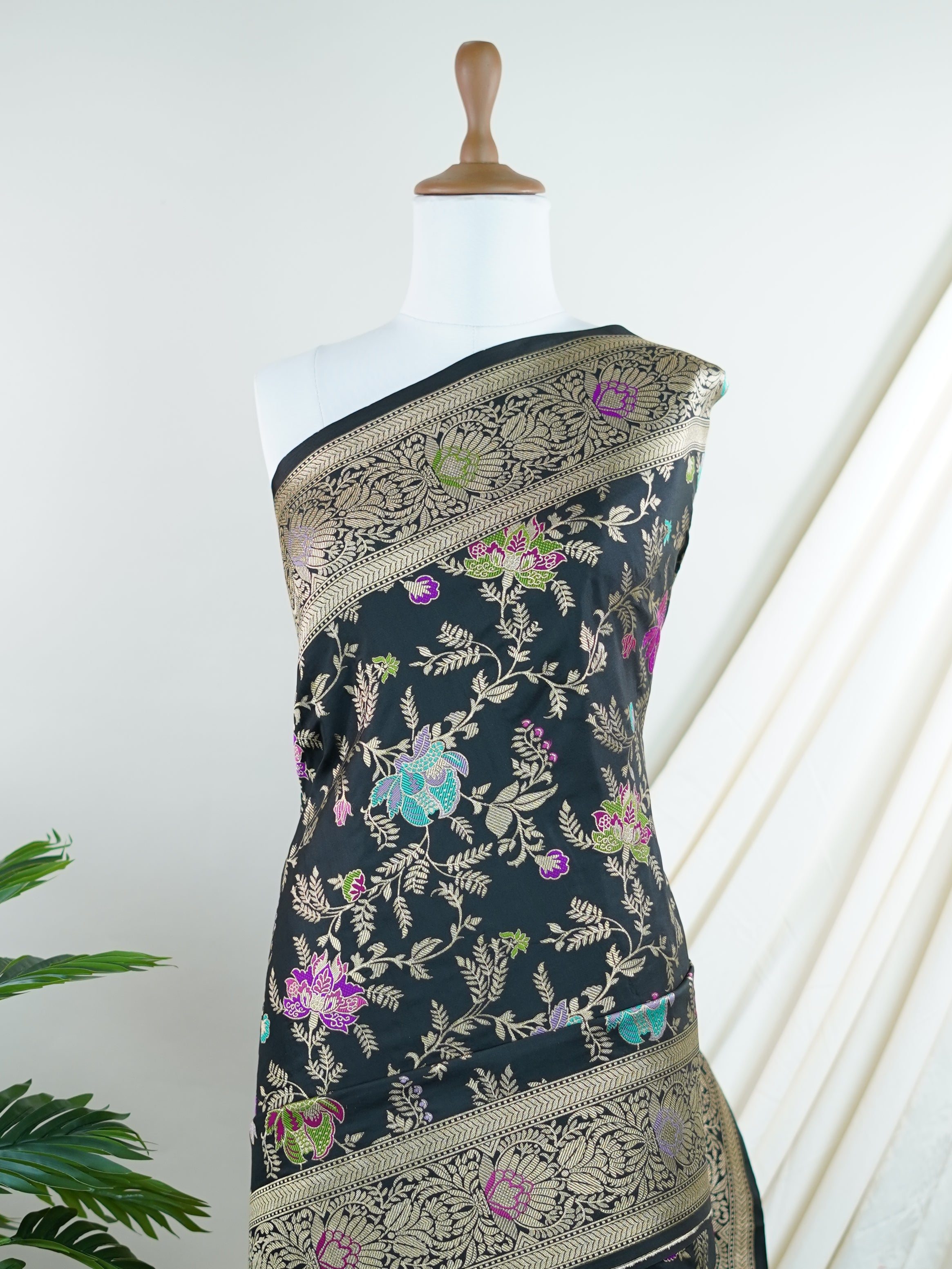 Katan Black Katan Semi Silk - Manoranjitham Weaves - Handloom Store