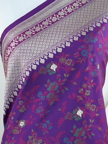 Katan Woven in the legendary looms of Varanasi, this Katan semi silk saree features an elegant all-over jaal that glistens across its lustrous body. The intricate pattern lends it a regal charm, perfect for weddings, receptions, and festive occasions. A graceful union of heritage and craftsmanship.
#KatanSemiSilk #JaalWeave #VaranasiElegance #HandloomHeritage #FestiveSaree #Manoranjitham Jayanthi - Manoranjitham Weaves - Handloom Store