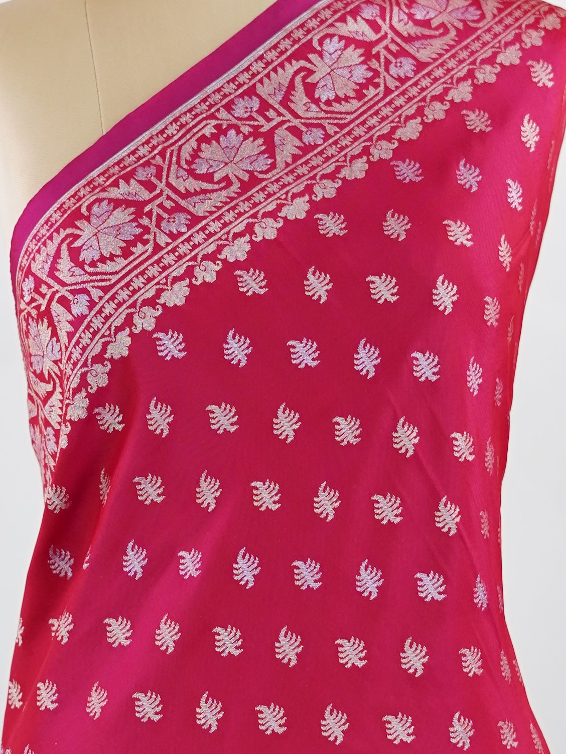 Katan Woven in Varanasi, this Katan semi silk saree features delicate buttis scattered across its smooth, lustrous body. The weave balances tradition and ease, offering the richness of silk with a lighter touch. A graceful choice for both festive mornings and elegant evenings. #KatanSilkSaree #VaranasiWeaves #ButtiBeauty #SemiSilkElegance #HandloomHeritage Aishwarya - Semi Silk Saree | Woven Buttas - Manoranjitham Weaves - Handloom Store