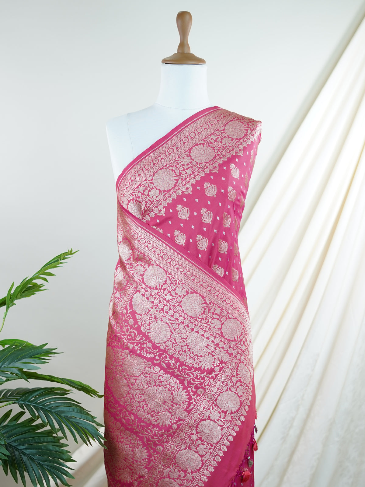 Katan Pink Katan Semi Silk - Manoranjitham Weaves - Handloom Store