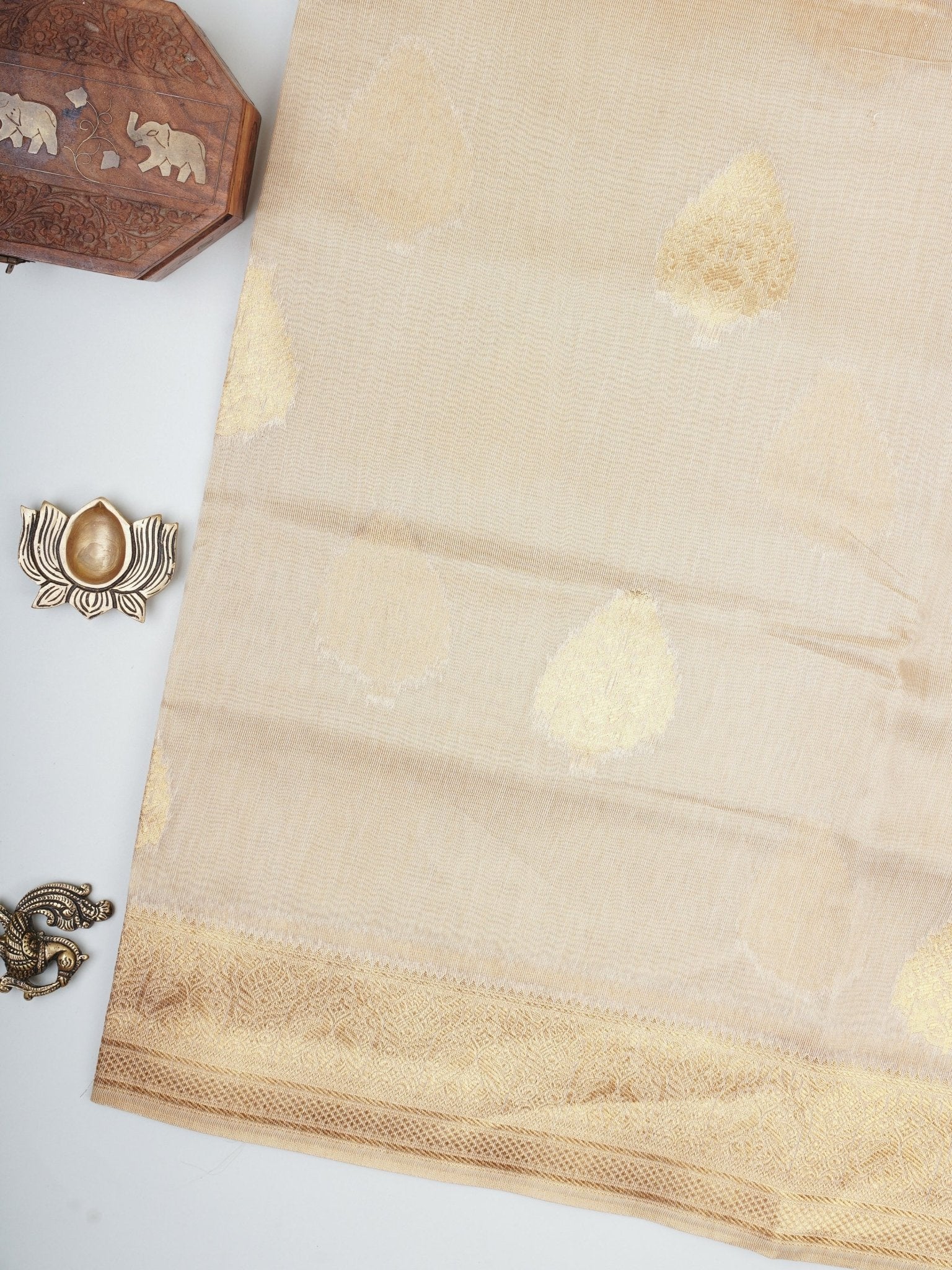 tissue Gold Kora Semi Tissue - Manoranjitham Weaves - Handloom Store