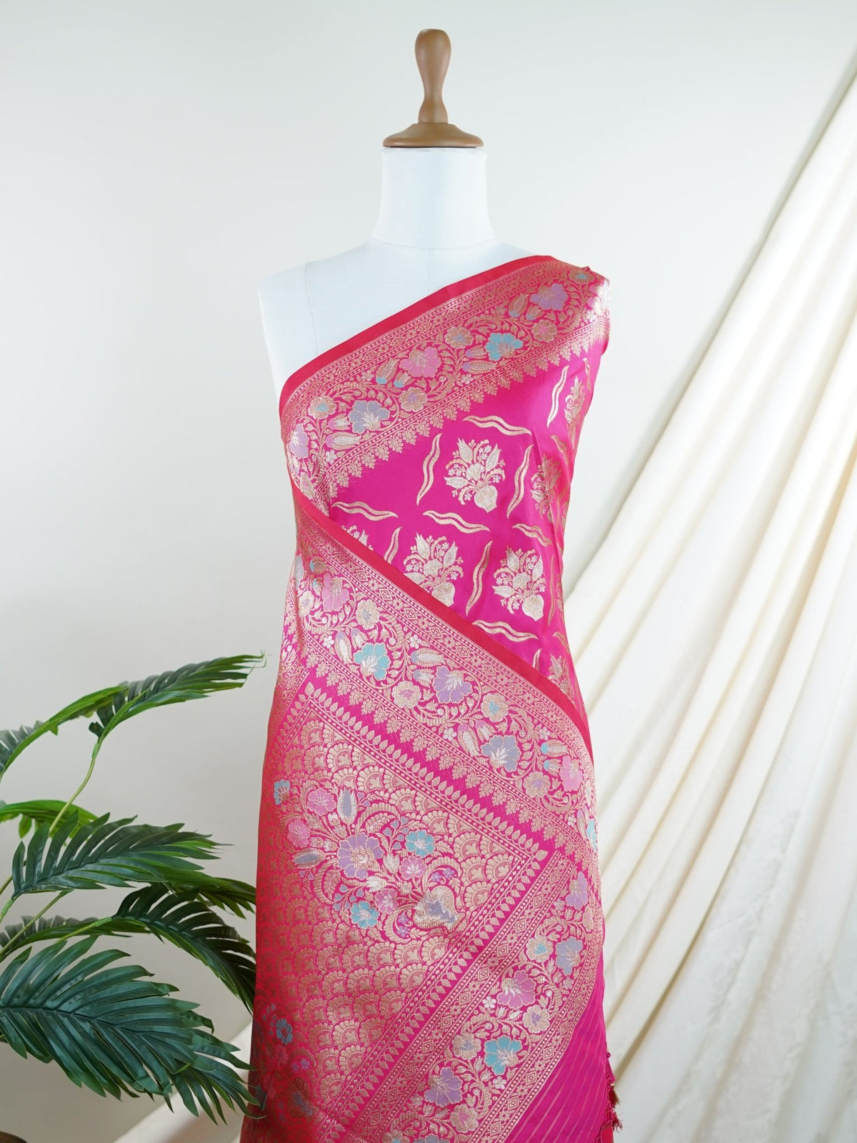 Katan Pink Katan Semi Silk - Manoranjitham Weaves - Handloom Store