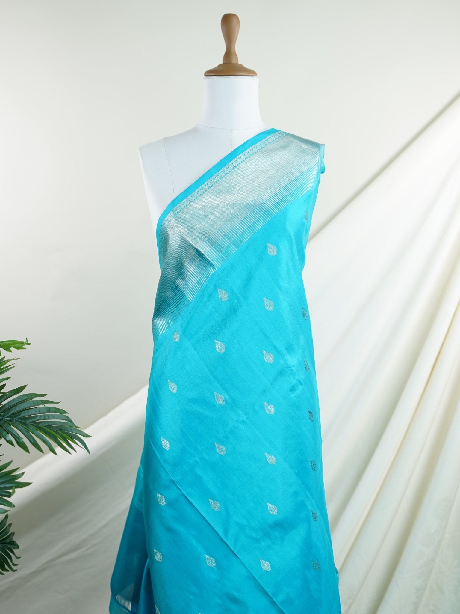 Venkatagiri Silk  100% Pure Silk  - Manoranjitham Weaves - Handloom Store