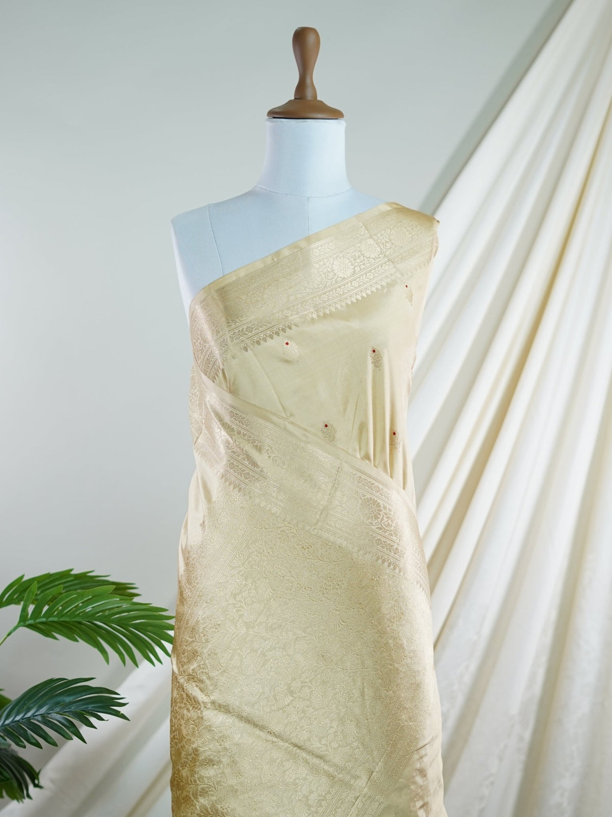 Katan Cream 100% Pure Katan Soft Silk - Manoranjitham Weaves - Handloom Store