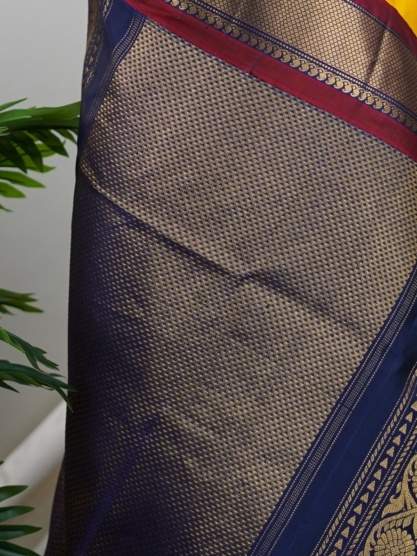 Gadwal Silk Yellowish Green 100% Pure Silk  - Manoranjitham Weaves - Handloom Store