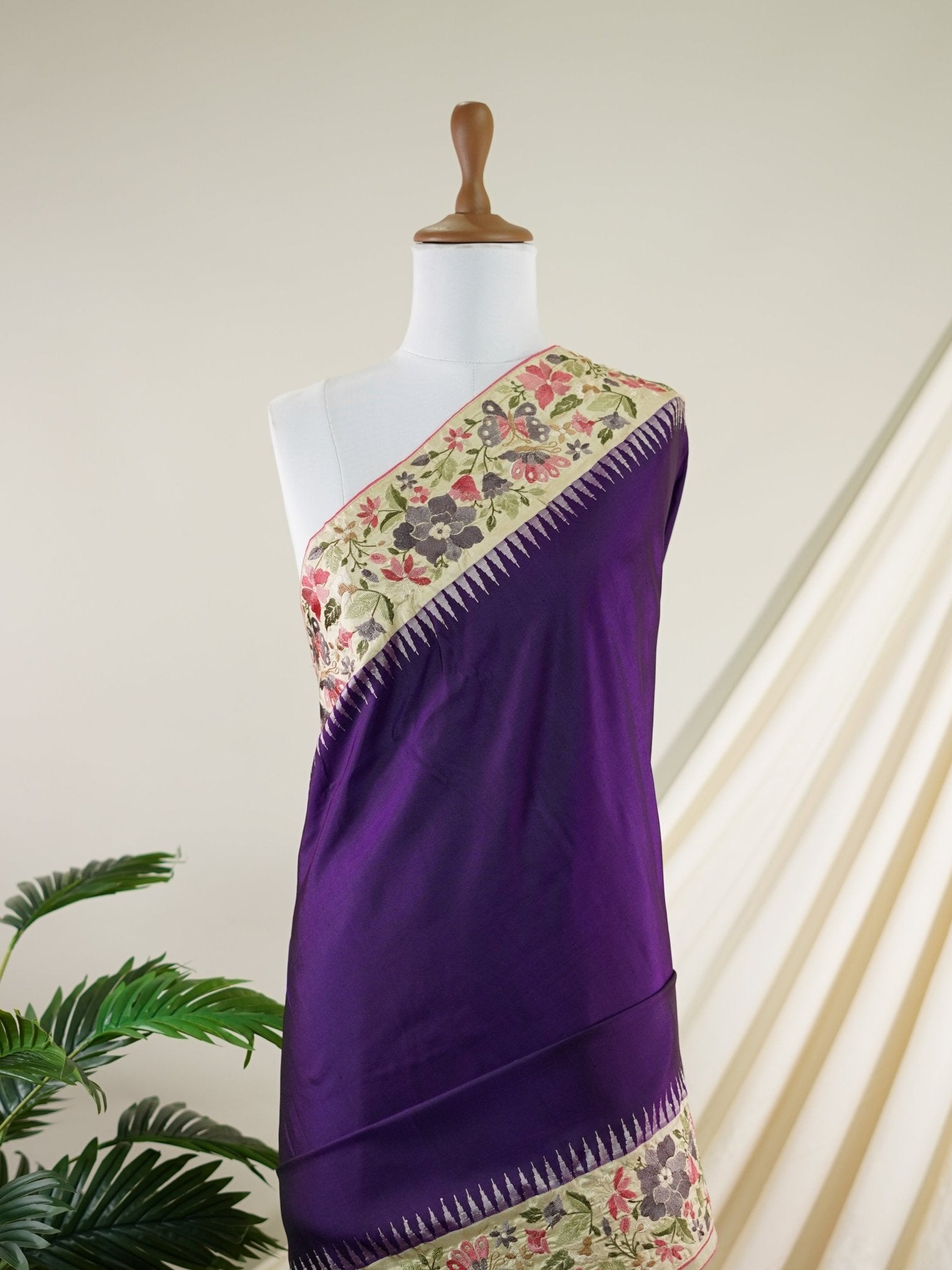 Gadwal Silk Royal Blue 100% Pure Silk  - Manoranjitham Weaves - Handloom Store