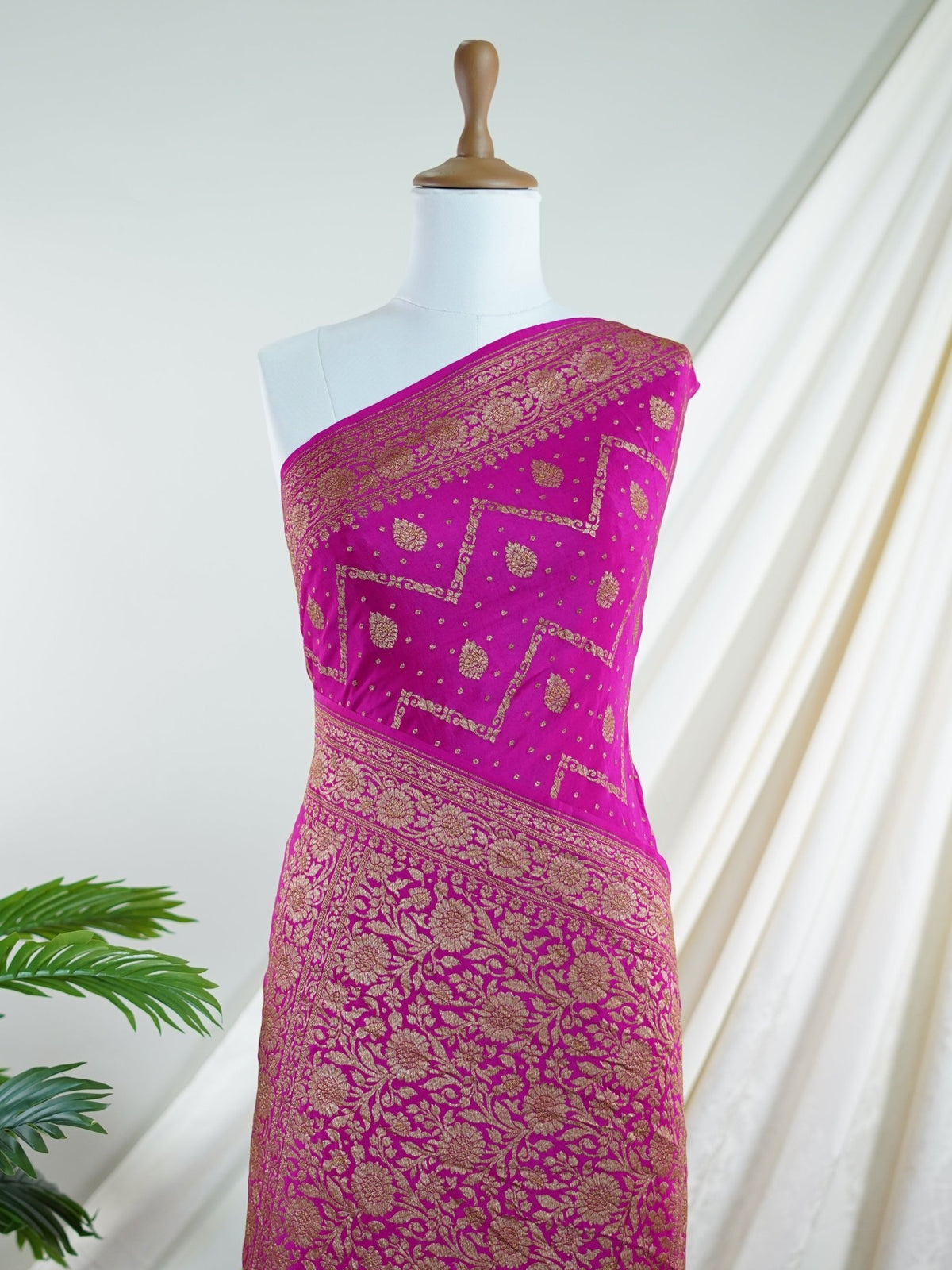 Crepe Pink 100% Pure Crepe - Manoranjitham Weaves - Handloom Store