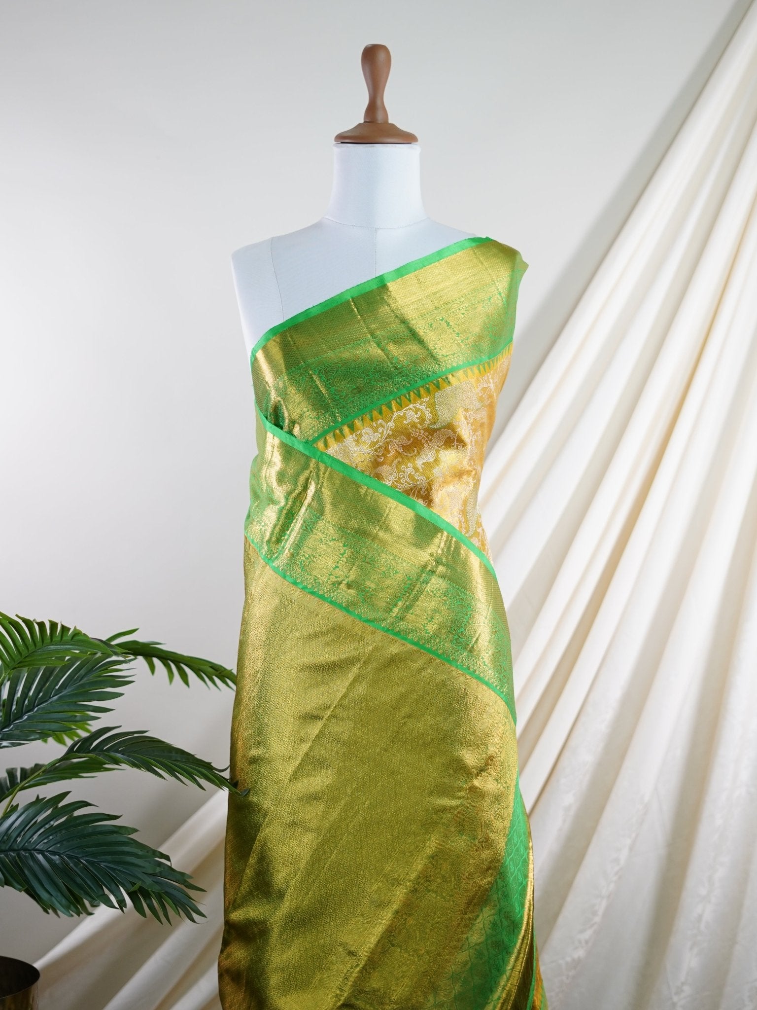 Kanchipuram Silk Green 100% Pure Silk  - Manoranjitham Weaves - Handloom Store