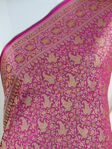 Katan Woven in Varanasi, this semi Mushru saree features the distinctive texture of iktara weave, blending subtle sheen with artisanal charm. Lightweight yet rich in detail, it offers effortless elegance for both traditional events and contemporary celebrations.
#SemiMushru #IktaraWeave #VaranasiSaree #TexturedElegance #HandloomTradition #Manoranjitham #ManoranjithamStyle Anupama - Manoranjitham Weaves - Handloom Store