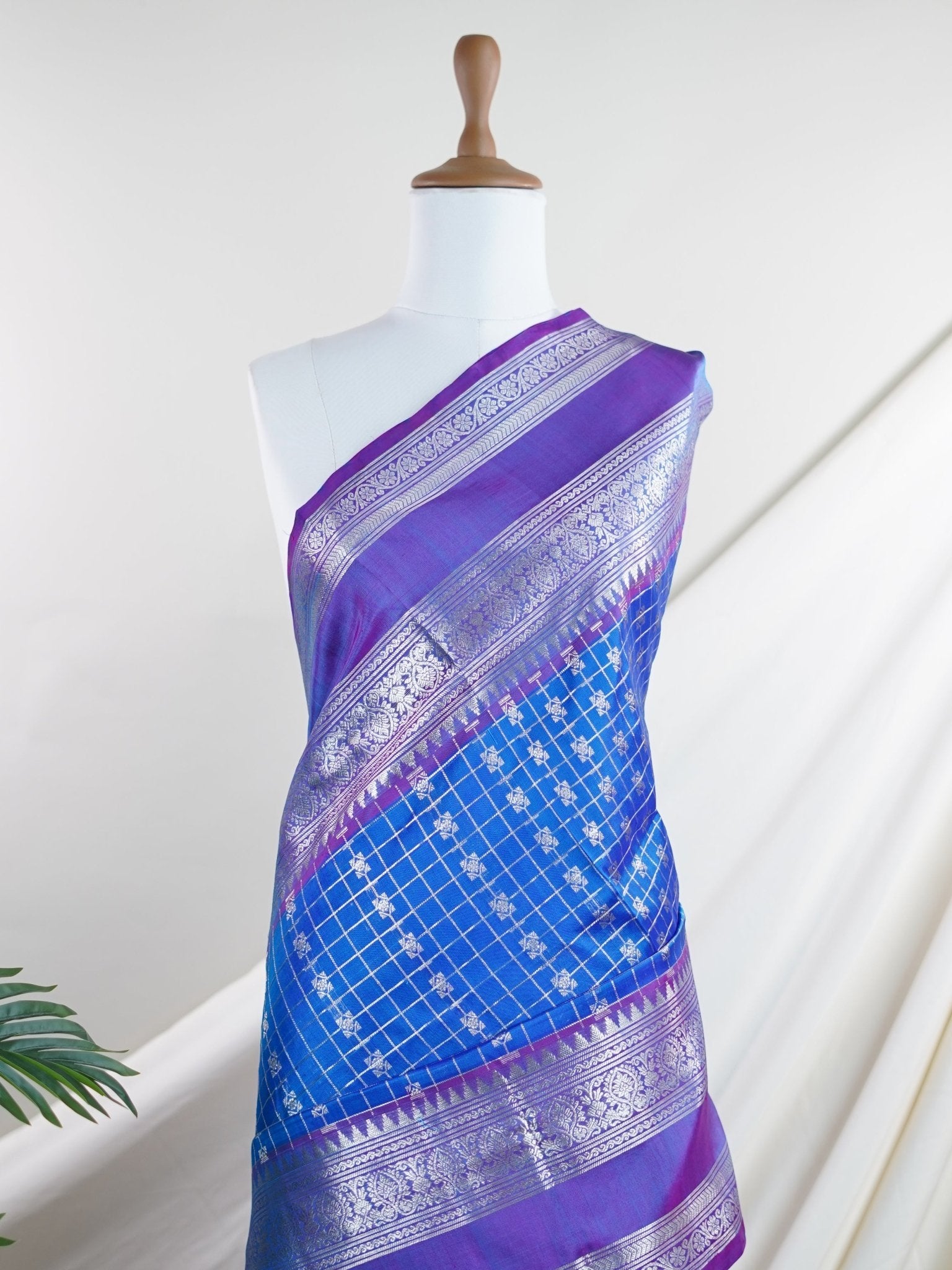 Venkatagiri Silk  100% Pure Silk  - Manoranjitham Weaves - Handloom Store