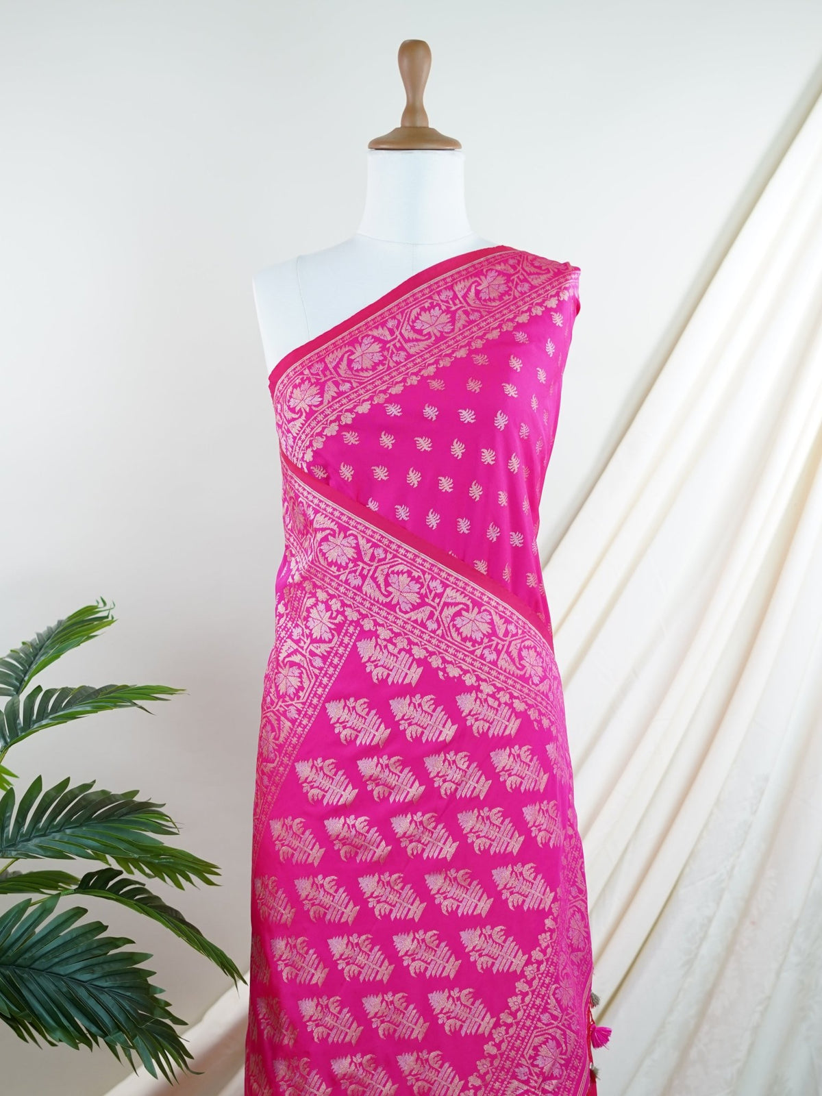 Katan Pink Katan Semi Silk - Manoranjitham Weaves - Handloom Store