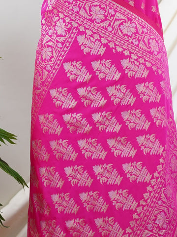 Katan Woven in Varanasi, this Katan semi silk saree features delicate buttis scattered across its smooth, lustrous body. The weave balances tradition and ease, offering the richness of silk with a lighter touch. A graceful choice for both festive mornings and elegant evenings. #KatanSilkSaree #VaranasiWeaves #ButtiBeauty #SemiSilkElegance #HandloomHeritage Archana - Semi Silk Saree | Woven Buttas - Manoranjitham Weaves - Handloom Store