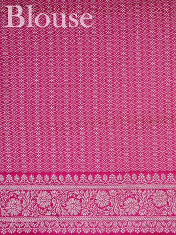 Katan Woven in the legendary looms of Varanasi, this Katan semi silk saree features an elegant all-over jaal that glistens across its lustrous body. The intricate pattern lends it a regal charm, perfect for weddings, receptions, and festive occasions. A graceful union of heritage and craftsmanship.
#KatanSemiSilk #JaalWeave #VaranasiElegance #HandloomHeritage #FestiveSaree #Manoranjitham Janaki - Manoranjitham Weaves - Handloom Store