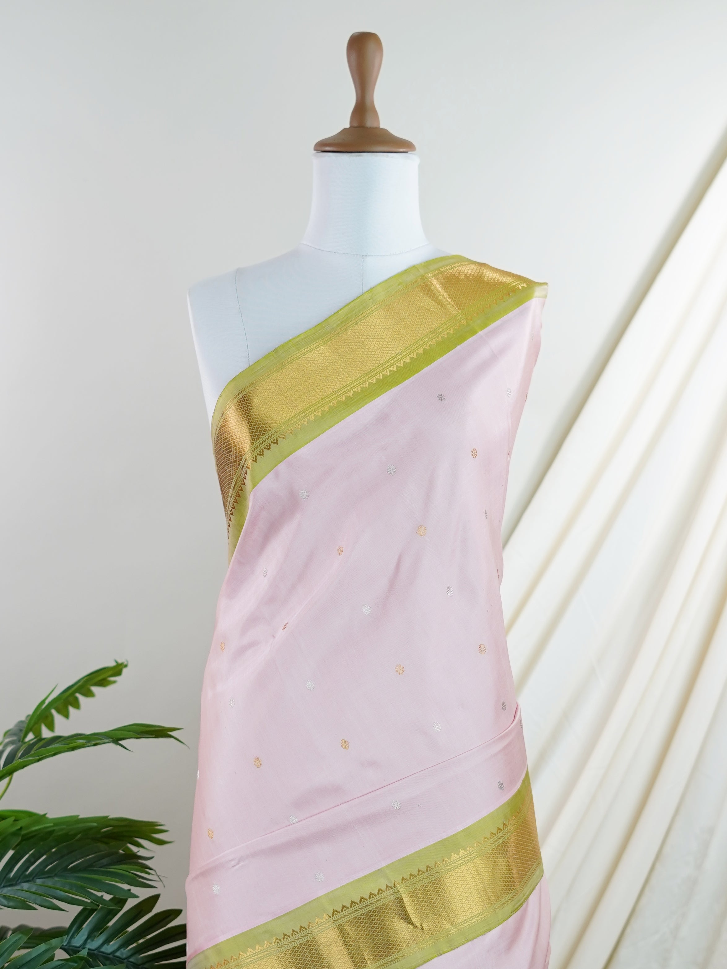 Gadwal Silk Dusty Pink 100% Pure Silk  - Manoranjitham Weaves - Handloom Store