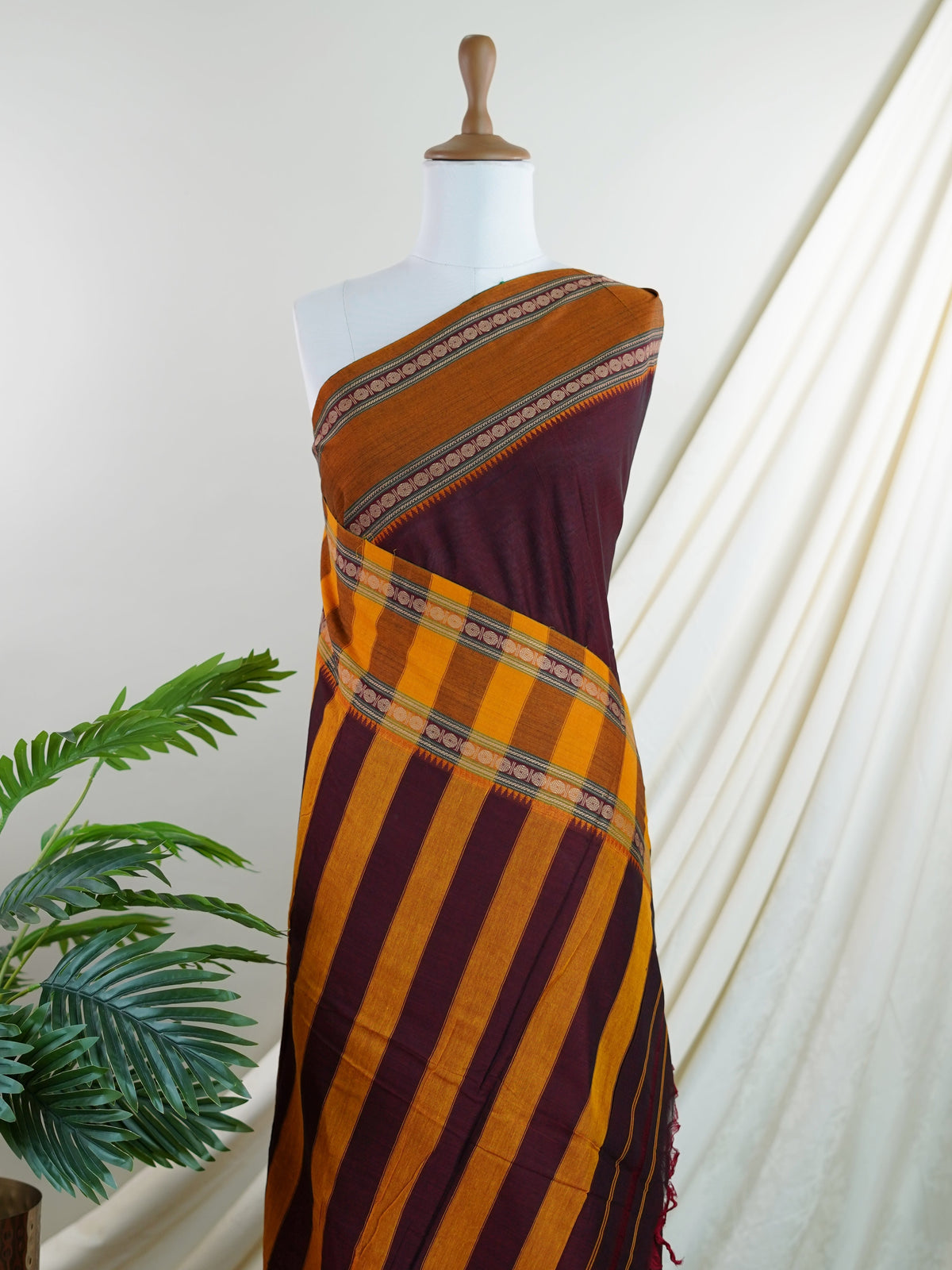 Narayanpet  100% Handspun Cotton - Manoranjitham Weaves - Handloom Store