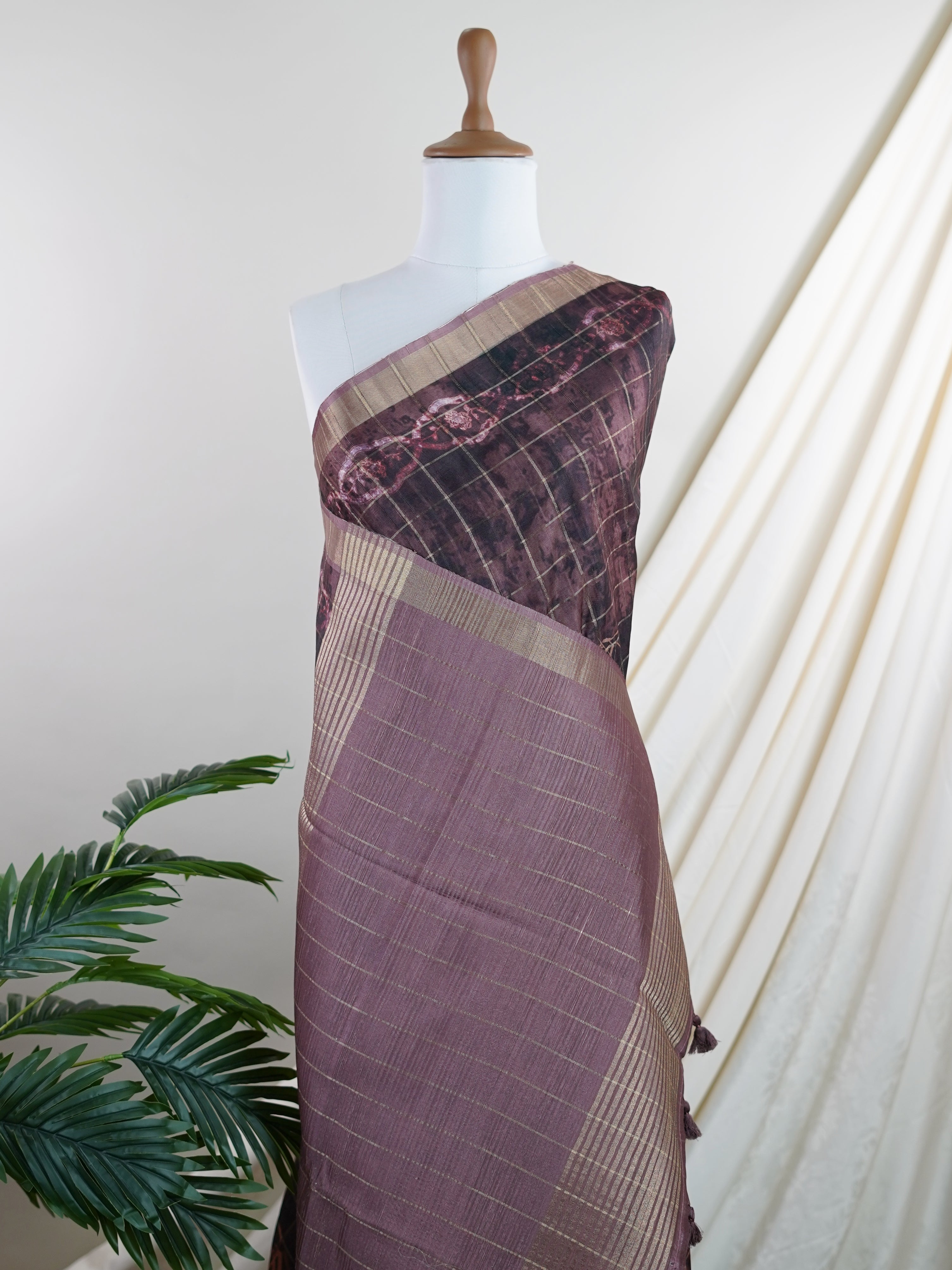 Tussars Black Semi Tussar - Manoranjitham Weaves - Handloom Store