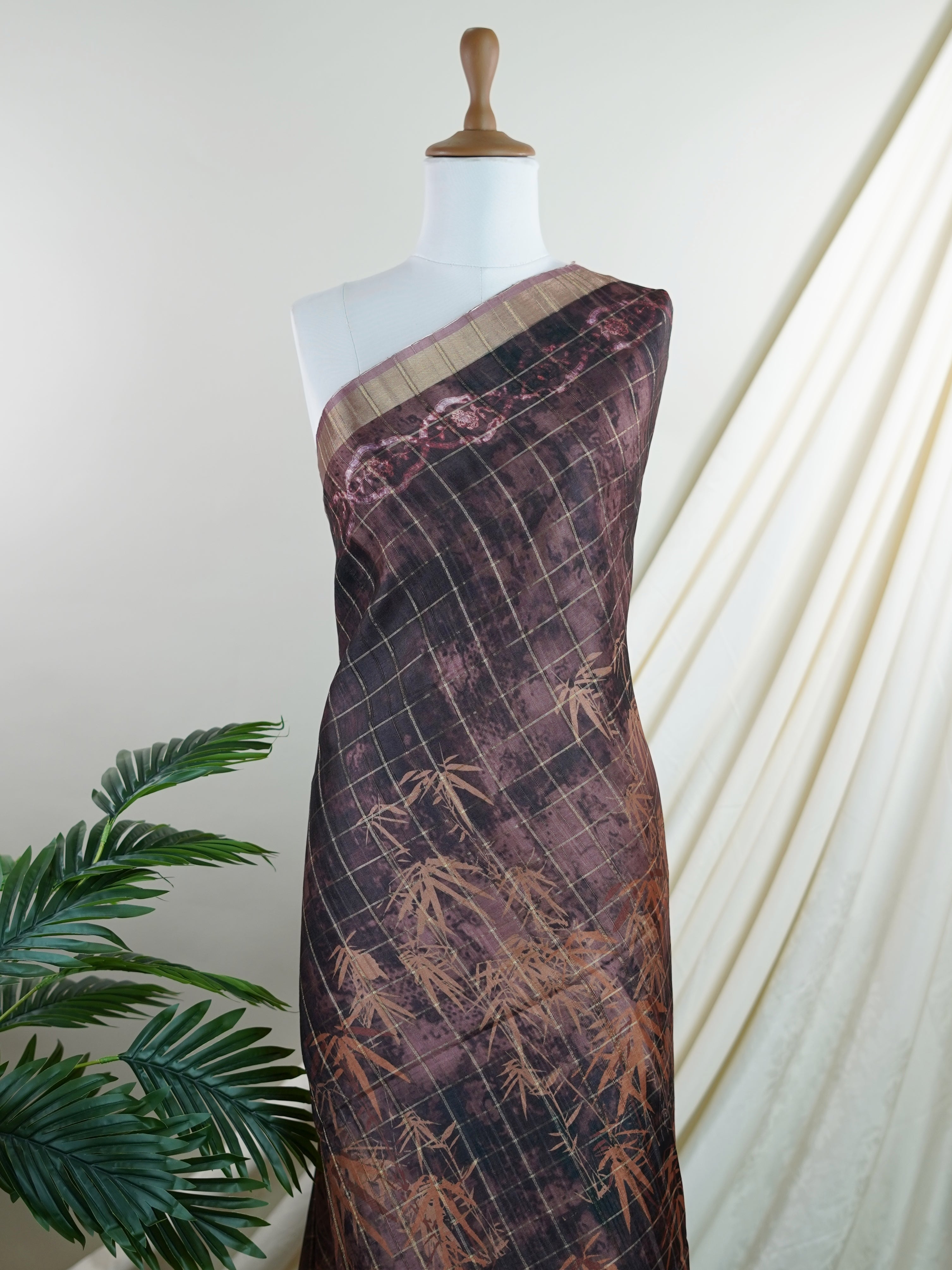 Tussars Black Semi Tussar - Manoranjitham Weaves - Handloom Store