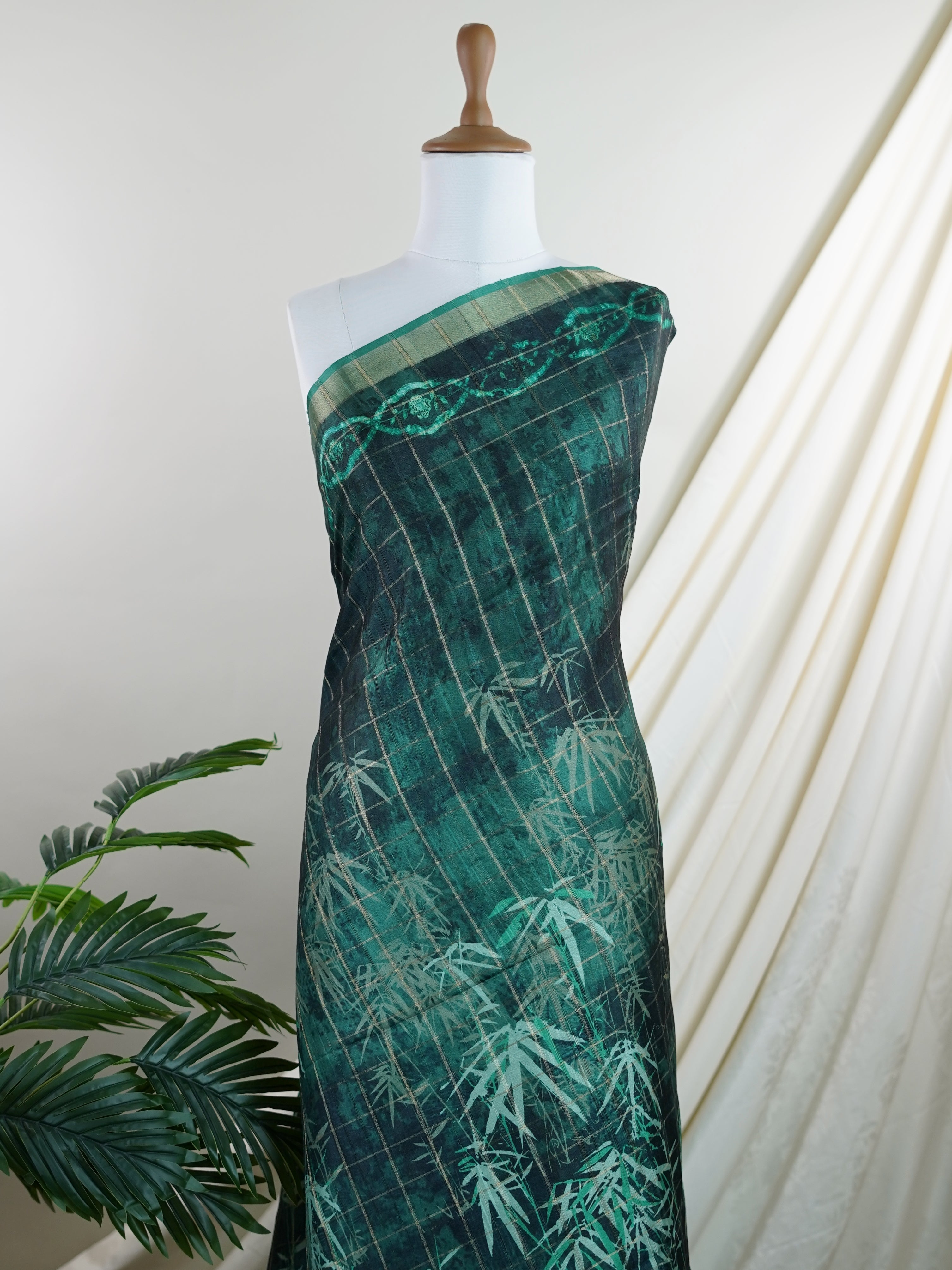 Tussars Black Semi Tussar - Manoranjitham Weaves - Handloom Store