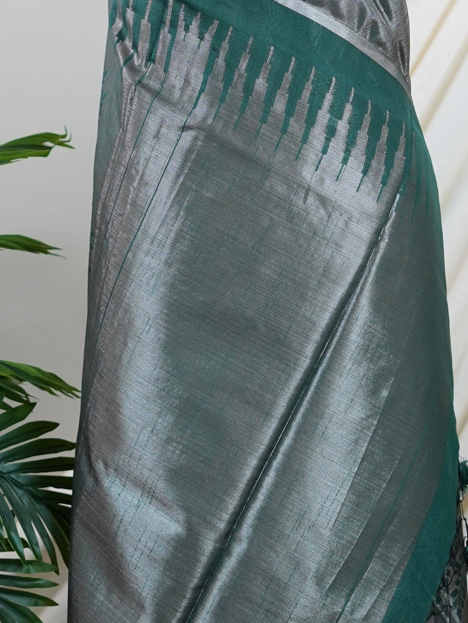 Tussars Green Semi Tussar - Manoranjitham Weaves - Handloom Store