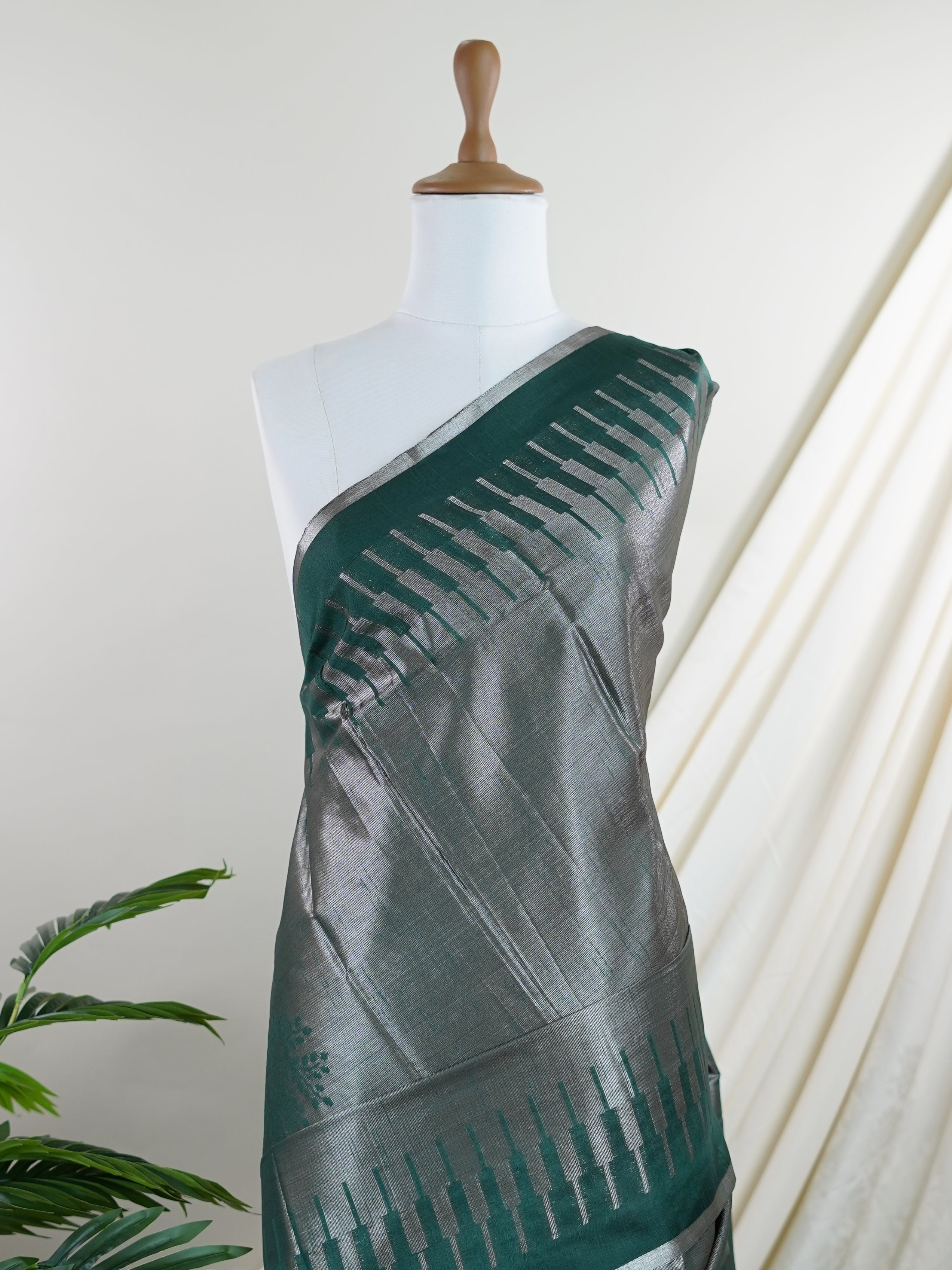 Tussars Green Semi Tussar - Manoranjitham Weaves - Handloom Store