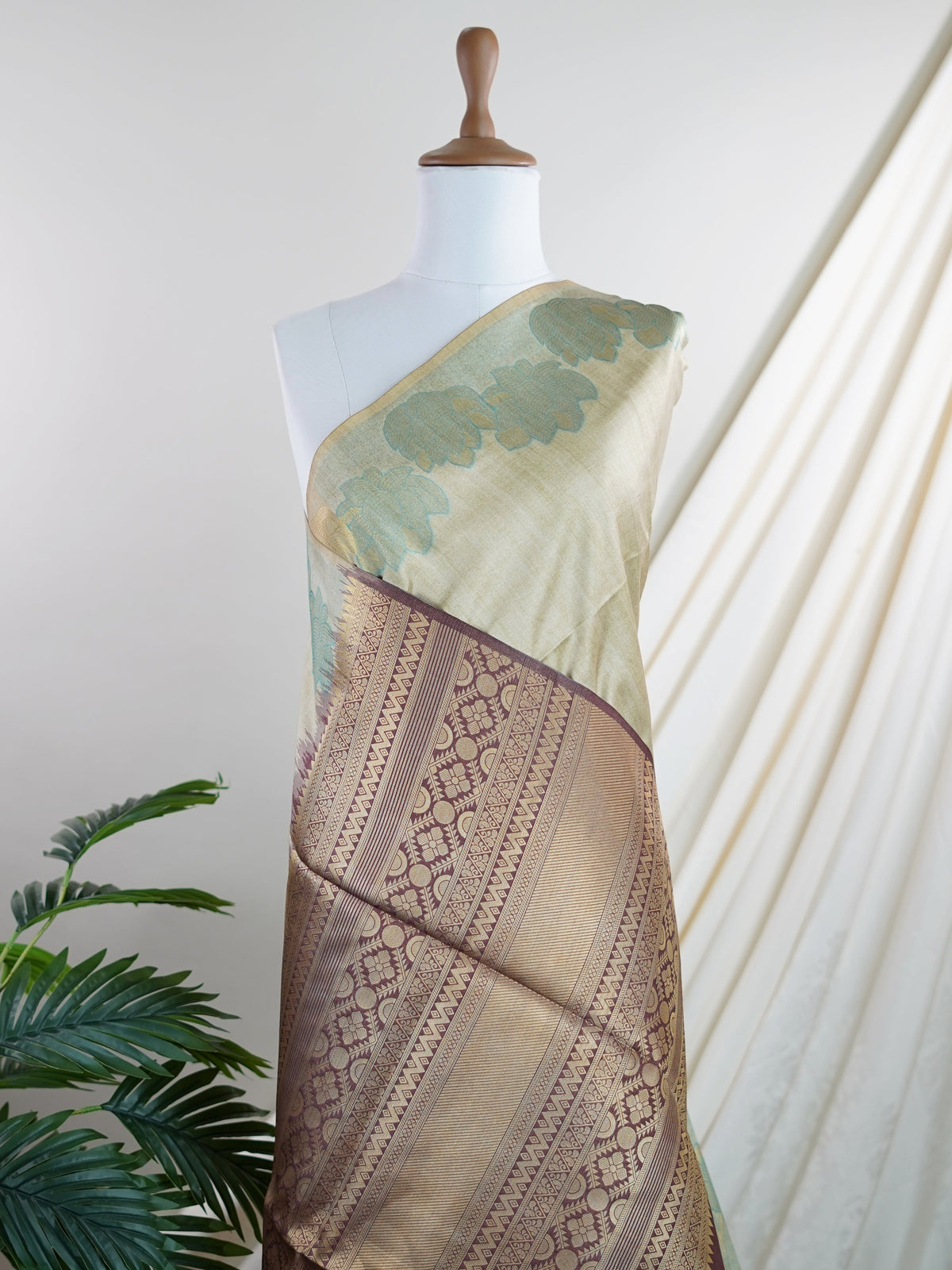 Fancy Green Fancy - Manoranjitham Weaves - Handloom Store