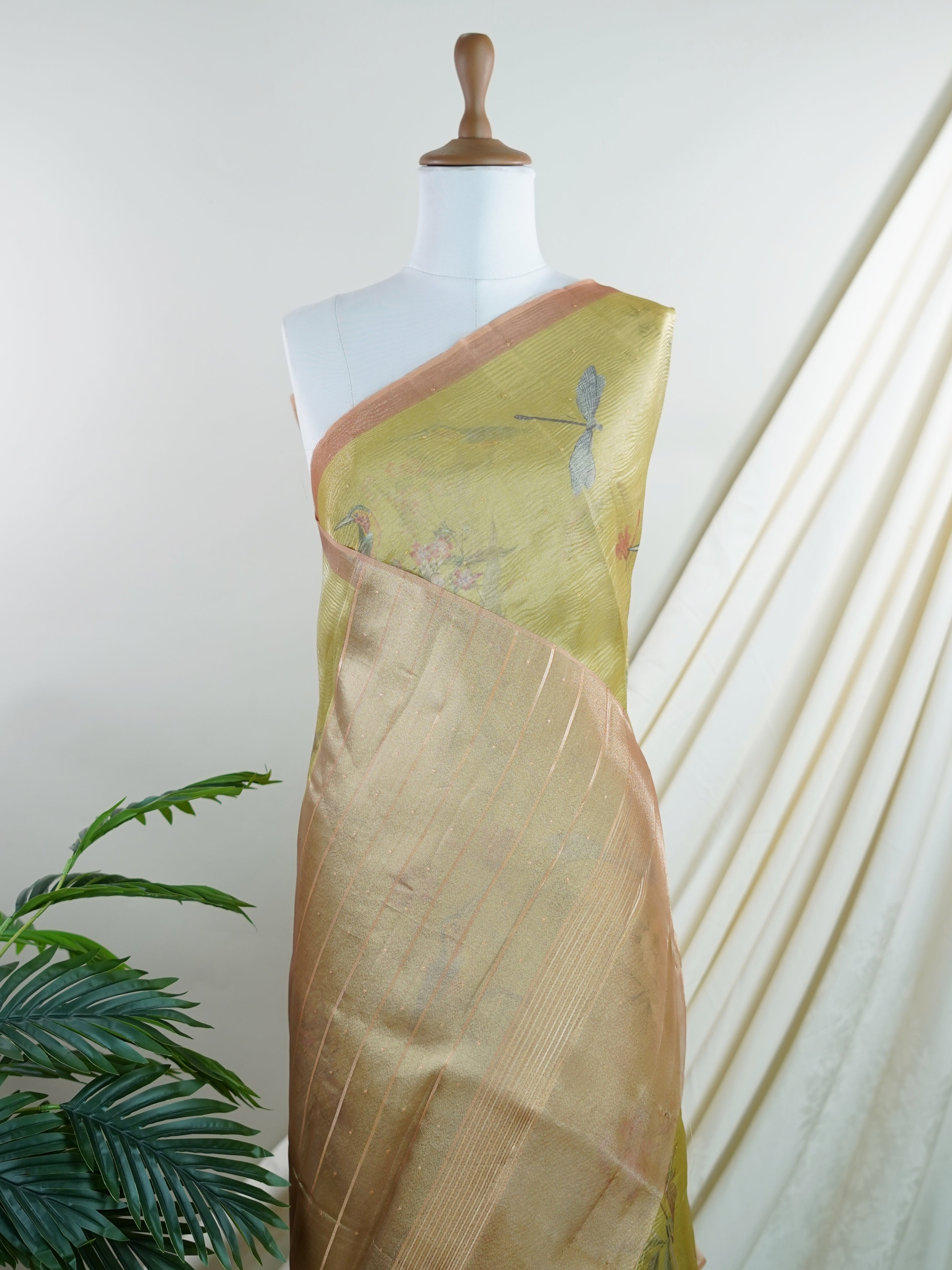 tissue  Semi Silk Tissue - Manoranjitham Weaves - Handloom Store