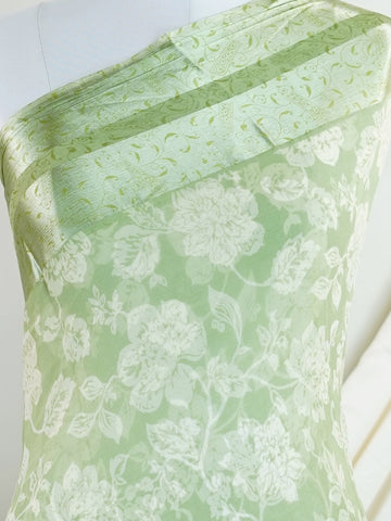 Satin This satin chiffon saree from Varanasi is a dreamy blend of fluid drape and floral elegance. The fabric’s soft sheen enhances the delicate floral motifs, making it a graceful choice for intimate gatherings and daytime celebrations. Effortless beauty, woven with charm.br
#SatinChiffonSaree #FloralElegance #VaranasiWeaves #LightAsAir #GracefulDrapes #Manoranjitham #ManoranjithamStyle Padmini - Handloom Pure Silk Saree | Handwoven | Buttas - Manoranjitham Weaves - Handloom Store