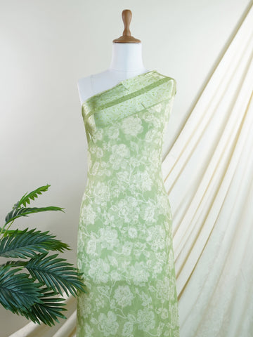 Satin This satin chiffon saree from Varanasi is a dreamy blend of fluid drape and floral elegance. The fabric’s soft sheen enhances the delicate floral motifs, making it a graceful choice for intimate gatherings and daytime celebrations. Effortless beauty, woven with charm.br
#SatinChiffonSaree #FloralElegance #VaranasiWeaves #LightAsAir #GracefulDrapes #Manoranjitham #ManoranjithamStyle Padmini - Handloom Pure Silk Saree | Handwoven | Buttas - Manoranjitham Weaves - Handloom Store
