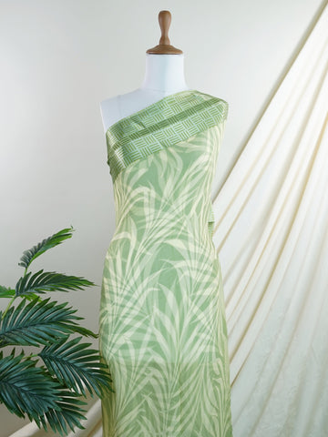 Satin This satin chiffon saree from Varanasi is a dreamy blend of fluid drape and floral elegance. The fabric’s soft sheen enhances the delicate floral motifs, making it a graceful choice for intimate gatherings and daytime celebrations. Effortless beauty, woven with charm.
#SatinChiffonSaree #FloralElegance #VaranasiWeaves #LightAsAir #GracefulDrapes #Manoranjitham #ManoranjithamStyle Annapurna - Manoranjitham Weaves - Handloom Store