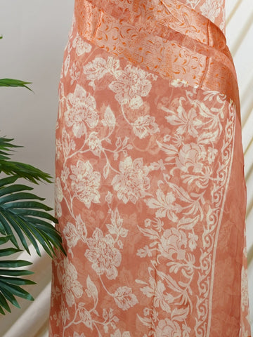 Satin This satin chiffon saree from Varanasi is a dreamy blend of fluid drape and floral elegance. The fabric’s soft sheen enhances the delicate floral motifs, making it a graceful choice for intimate gatherings and daytime celebrations. Effortless beauty, woven with charm.
#SatinChiffonSaree #FloralElegance #VaranasiWeaves #LightAsAir #GracefulDrapes #Manoranjitham #ManoranjithamStyle Pavani - Manoranjitham Weaves - Handloom Store