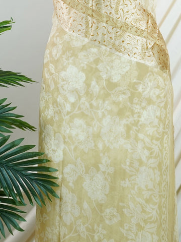 Satin This satin chiffon saree from Varanasi is a dreamy blend of fluid drape and floral elegance. The fabric’s soft sheen enhances the delicate floral motifs, making it a graceful choice for intimate gatherings and daytime celebrations. Effortless beauty, woven with charm.
#SatinChiffonSaree #FloralElegance #VaranasiWeaves #LightAsAir #GracefulDrapes #Manoranjitham #ManoranjithamStyle Rajyalakshmi - Manoranjitham Weaves - Handloom Store