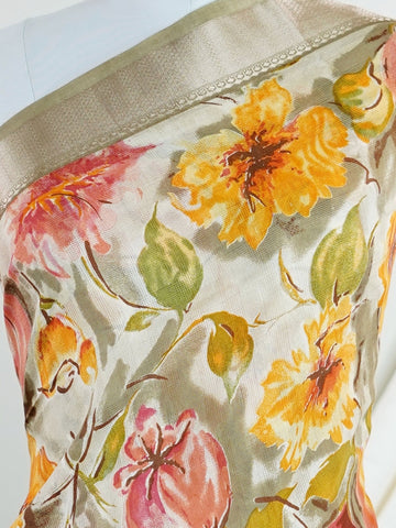 Mushru Olive green with bursts of orange florals — a fresh take on tradition in silk cotton.
Digitally printed and woven in Varanasi, it’s breezy, elegant, and full of charm.
A perfect pick for day functions, get-togethers, or statement everyday wear.
#SilkCottonSaree #FloralDigitalPrint #VaranasiWeaves

 Sujatha - Manoranjitham Weaves - Handloom Store