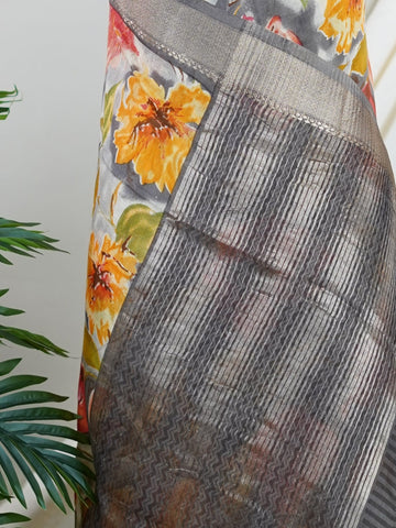 Mushru Soft pink meets muted grey in this silk cotton saree adorned with floral digital prints.
Woven in Varanasi, it offers the perfect blend of grace, comfort, and contemporary charm.
Ideal for light occasions, work events, or a chic everyday look.
#SilkCottonCharm #FloralElegance #VaranasiWeaves Vani - Manoranjitham Weaves - Handloom Store