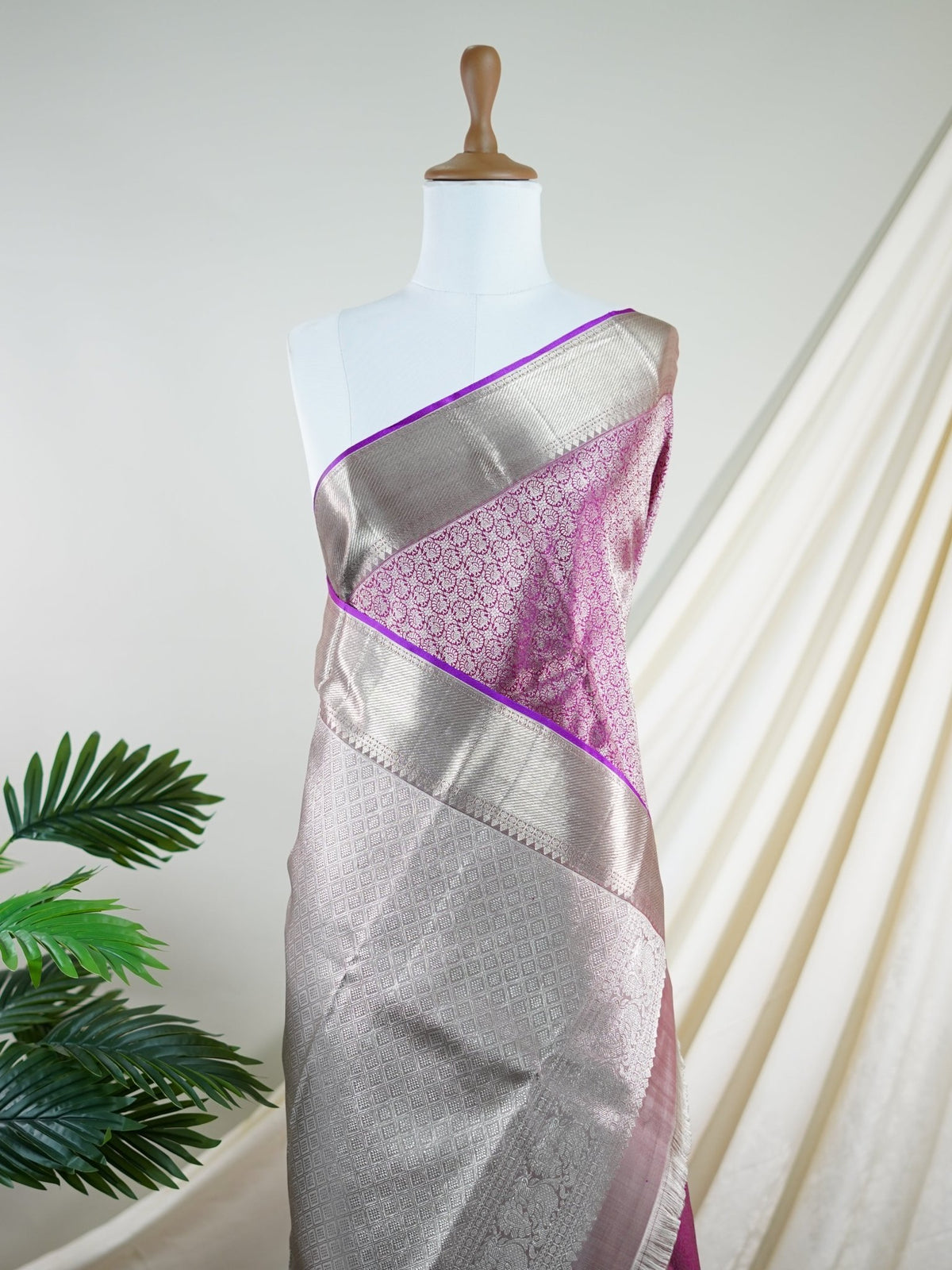 Kanchipuram Silk Magenta 100% Pure Silk  - Manoranjitham Weaves - Handloom Store