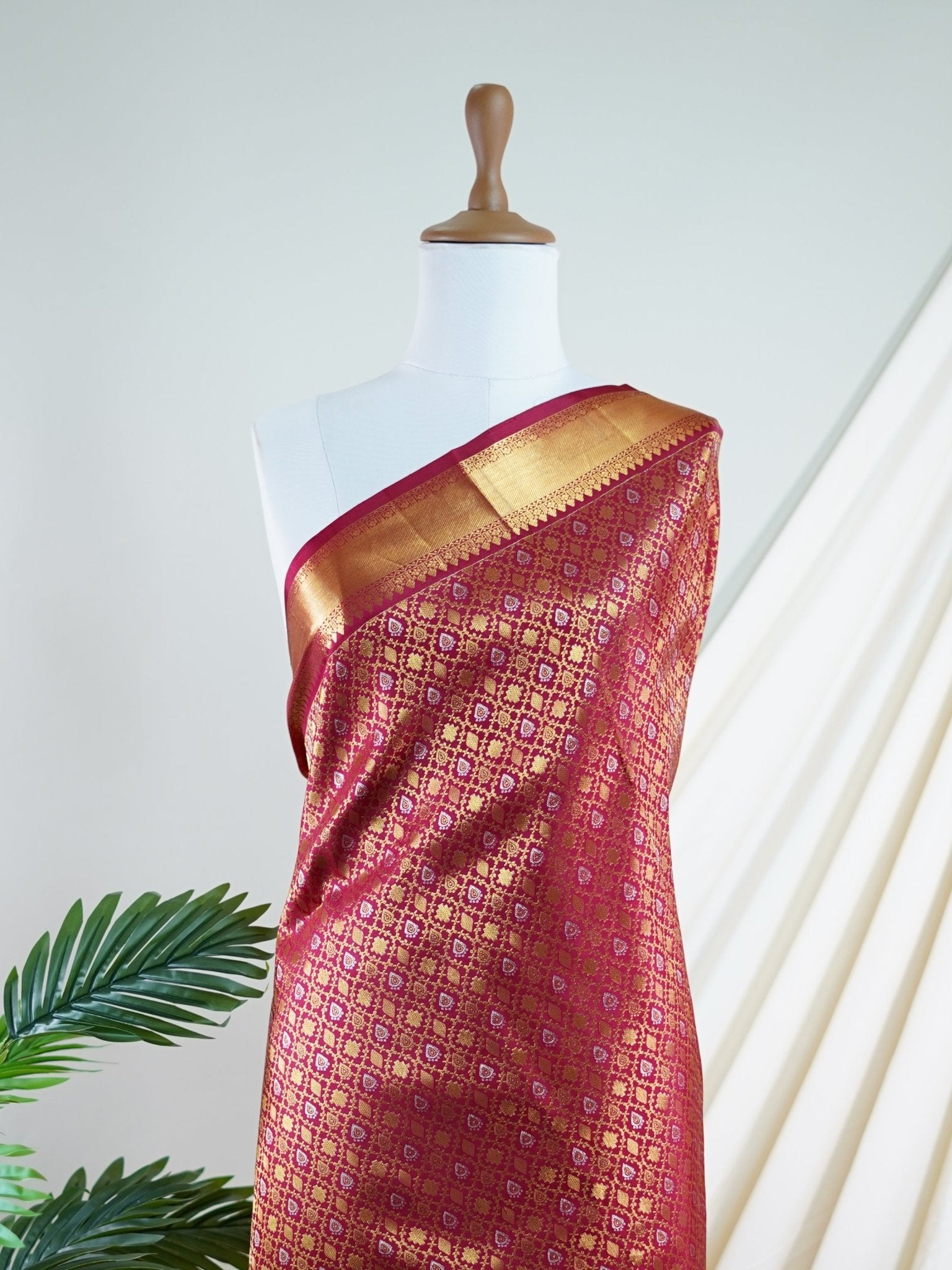 Kanchipuram Silk Red 100% Pure Silk  - Manoranjitham Weaves - Handloom Store