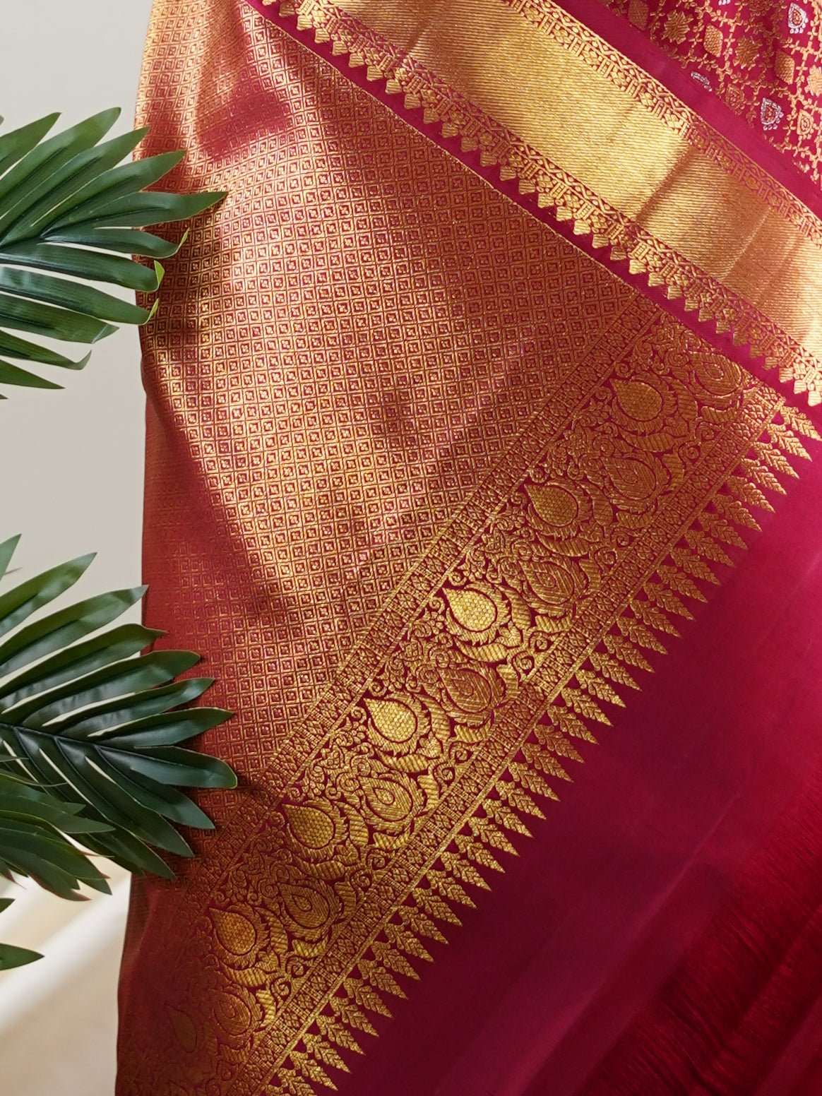 Kanchipuram Silk Red 100% Pure Silk  - Manoranjitham Weaves - Handloom Store