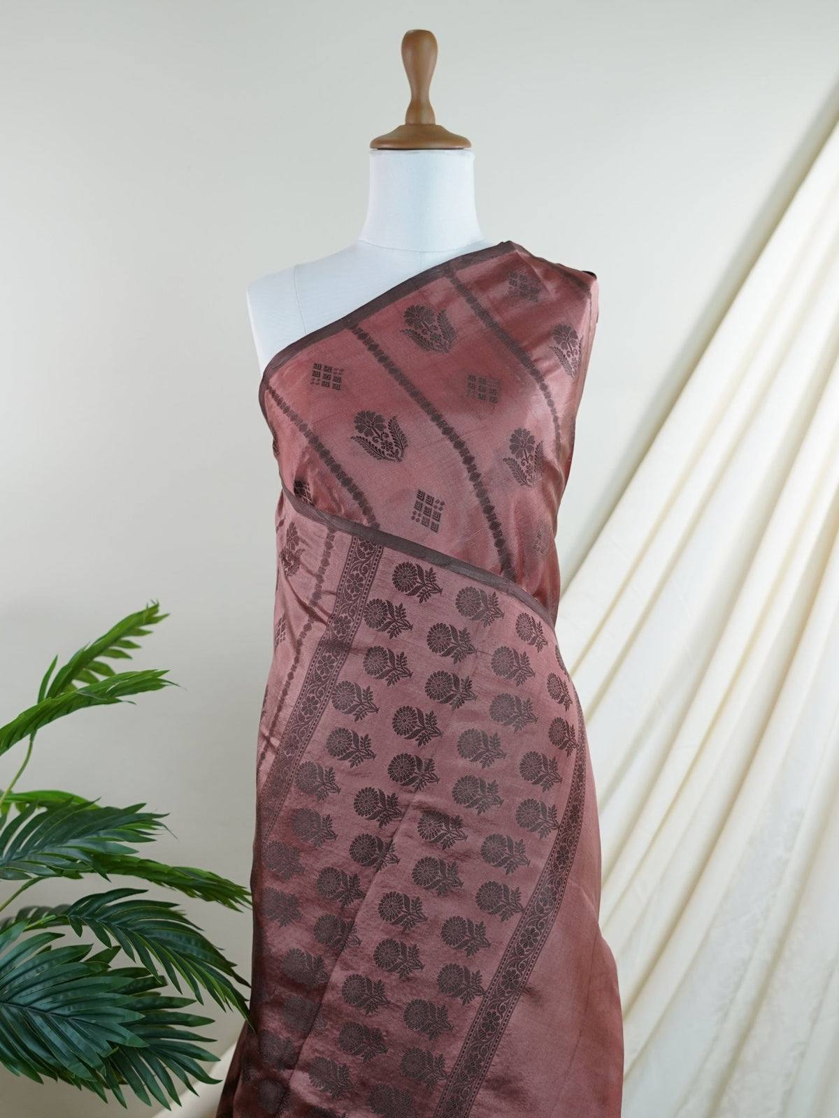 Chiniya Silk Green 100% Pure Silk  - Manoranjitham Weaves - Handloom Store